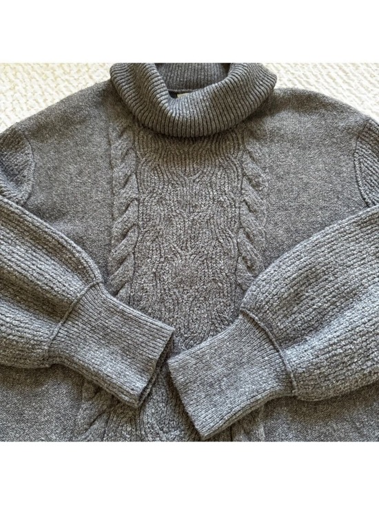 Caslon Sweaters - Caslon Heathered Gray Cable Knit Turtleneck Sweater, S